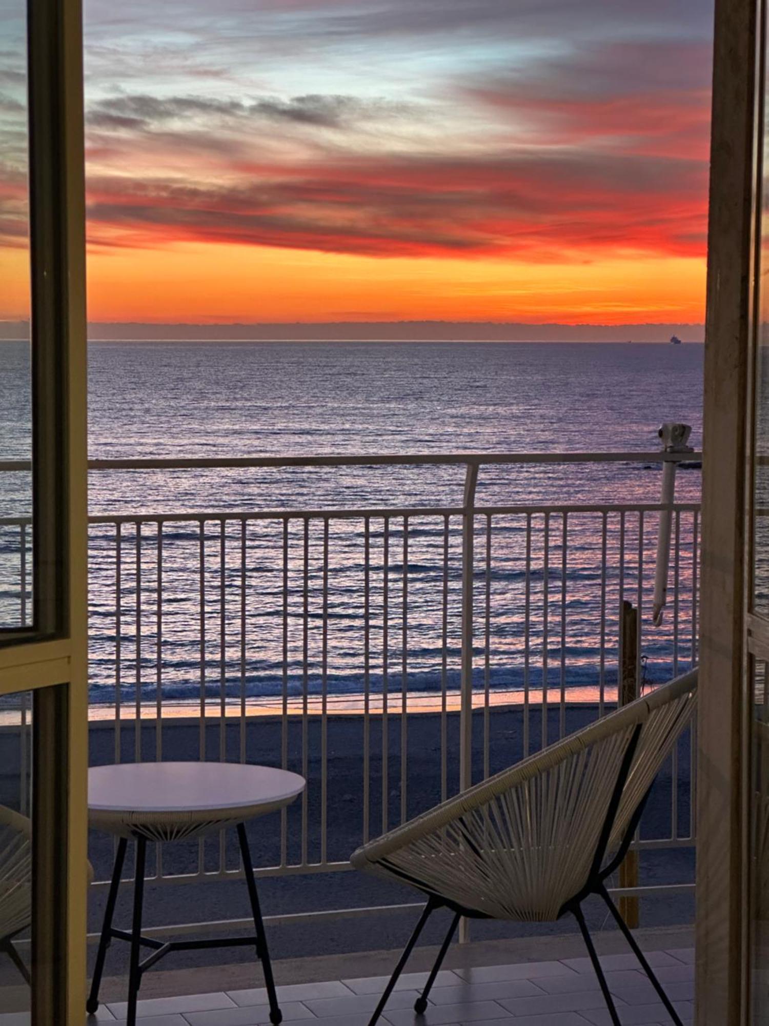 Cas' A Mare - Beachfront Luxury Suites Σαλέρνο Εξωτερικό φωτογραφία